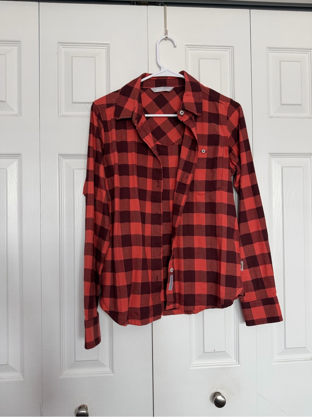 Stio Women's Red and Black Buffalo Plaid Shirt